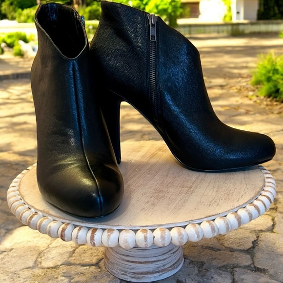Jessica Simpson Black Leather Ankle Boots MINAS SIZE 10 SEXY & NWOB - Picture 2 of 9